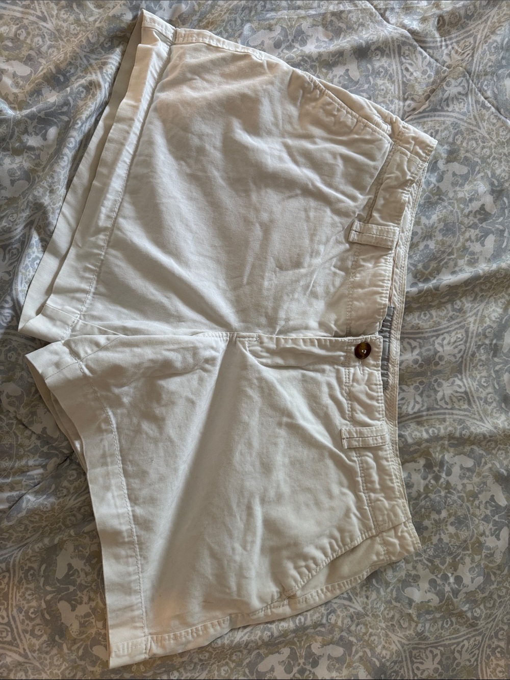 Old Navy White Women's Casual Cotton Shorts